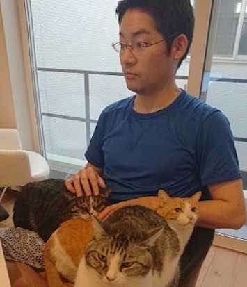 運営者２顔写真